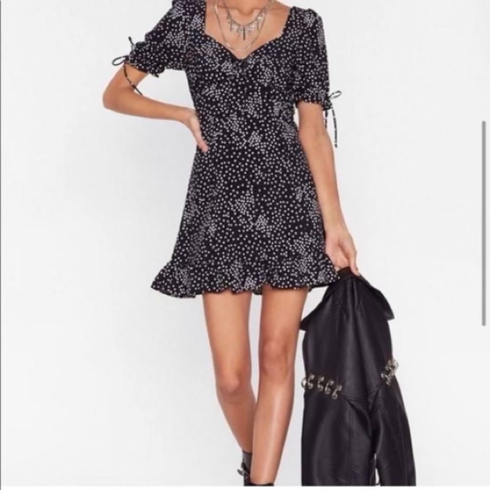 Nasty Gal - Patterned Dress with sleeves